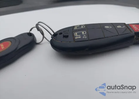 2010 Dodge Grand Caravan Sxt from USA, damaged, VIN 2D4RN5D12AR211798